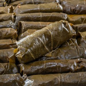 NIÑOS ENVUELTOS DE ARROZ EN ACEITE (SARMA FRÍO-DOLMADAKIA)