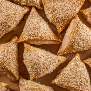 BÖREK DE QUESO - Tamaño copetín, por Docena (24 hs)